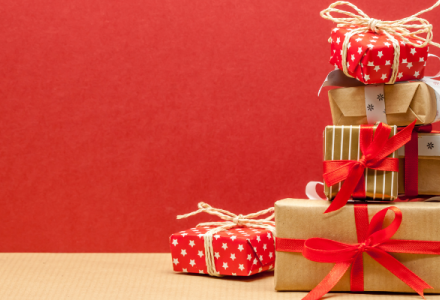 When People Search for Gifts on Amazon